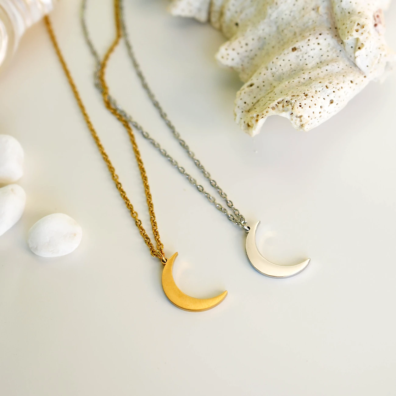 Moonshine dreamer necklace OceanVibe